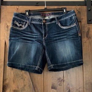 Hydraulic Women’s plus jean shorts 20W